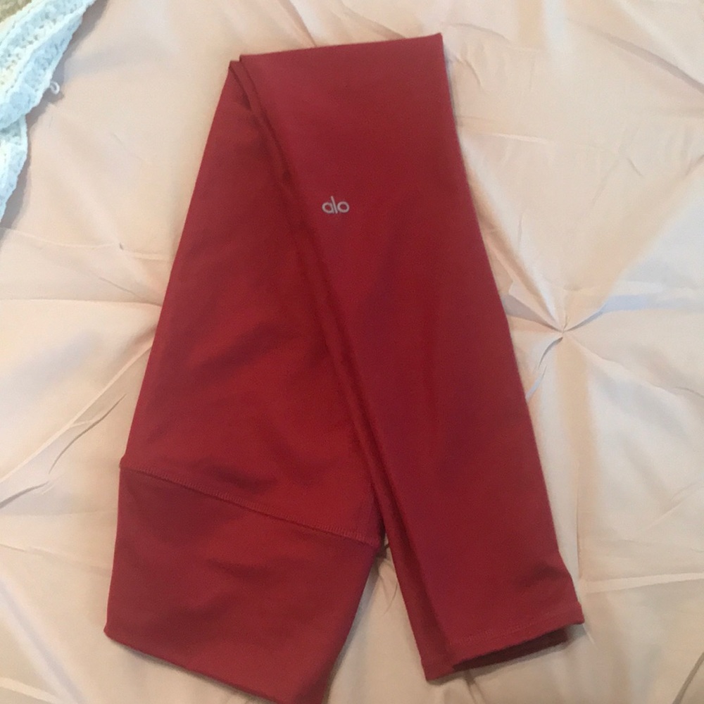 Alo Yoga leggings sz S red like new ❤️